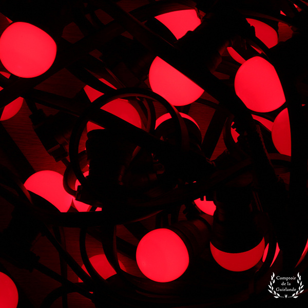 guirlande rouge carre cdg